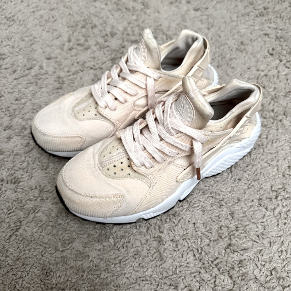 Nike Air Huarache Run SE Guava Ice